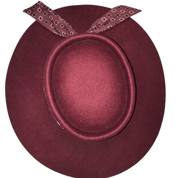 NWT Urban Outfitters Telescope Wrap Scarf Wool Wide Brim Hat Wine